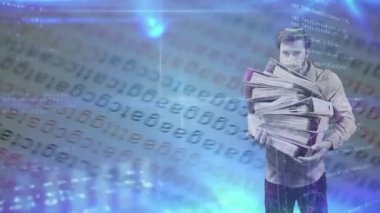 Dijital kodlaması ve veri işlemesi olan bir yığın ofis dosyası taşıyan adamın animasyonu. dijital arayüz küresel bağlantı ve dijital olarak oluşturulan iletişim konsepti.