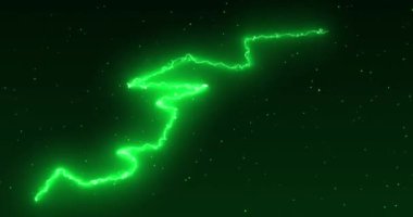 Yeşil yıldırım, hareketli parçacıklar ile siyah bir zemin boyunca çılgınca hareket eden elektrik akımını engeller. enerji, elektrik, ışık ve hareket konsepti, dijital olarak oluşturulmuş video.