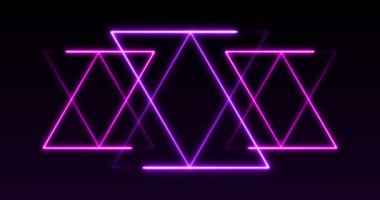 Pembenin pembe formasyonundan mor formasyona kusursuz döngüde parlayan üçgenlerin animasyonu. renk ve hareket kavramı dijital olarak oluşturulmuş video.