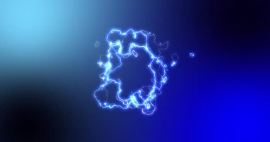 Mavi arka planda hareket eden parlak mavi ve beyaz renkli elektrik akımı demeti. Enerji, doğa, elektrik, ışık ve hareket konsepti, dijital olarak oluşturulmuş video.