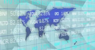 Dünya haritasında finansal veri işleme animasyonu. dijital arayüz küresel bağlantı ve finans konsepti dijital olarak oluşturulmuş video.