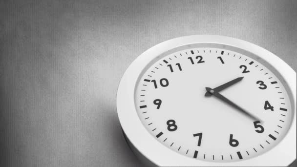 Animação Relógio Preto Branco Movimento Rápido Sobre Fundo Cinza Tempo — Vídeo de Stock