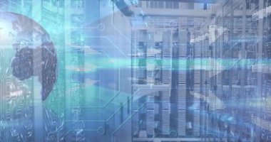 Şehrin üzerinde dönen piksel oklarla dönen dünyanın animasyonu. dijital arayüz küresel bağlantılar konsepti dijital olarak oluşturulmuş video.