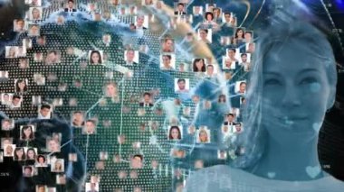 Beyaz bir kadının kameraya baktığı fotoğraflardan oluşan bir dünyanın animasyonu. dijital arayüz küresel bağlantılar konsepti dijital olarak oluşturulmuş video.