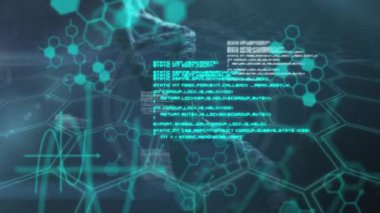 Dönen küreyle piksel okların animasyonu ve ekranda hareket eden bilgi. dijital arayüz küresel bağlantılar konsepti dijital olarak oluşturulmuş video.