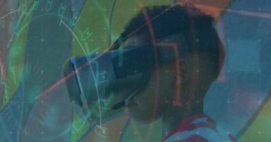 VR kulaklık kullanan çocuğun üzerindeki dürbünün animasyonu