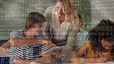 Dijital tablet kullanan kadın öğretmen ve erkek üniversite öğrencilerine karşı ikili kodlama veri işlemlerinin dijital bileşimi. kolej ve eğitim kavramı