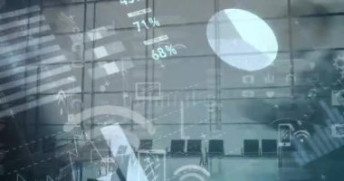 Arka planda yürüyen iş adamlarına karşı finansal veri işlemenin dijital bileşimi. küresel finans ve iş konsepti