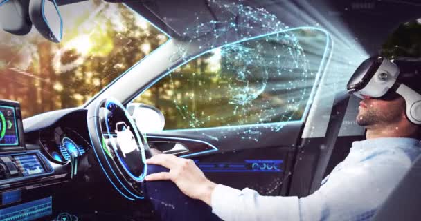自動運転車にVrヘッドセットを装着するビジネスマン上の接続のネットワークのアニメーション 世界的な接続とテクノロジーの概念 デジタルで生成されたビデオ — ストック動画