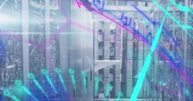 Arka plandaki bilgisayar sunucularında tarama ve veri işleme alanlarının animasyonu. Dijital arayüz küresel bağlantı ve dijital olarak oluşturulan iletişim konsepti.