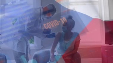 Czech cumhuriyetinin bayrağının canlandırılması. Covid bilgiler ve kadınlara aşı yapan bir doktor. Coronavirus covid 19 salgını sırasında sağlık ve koruma dijital olarak üretildi.