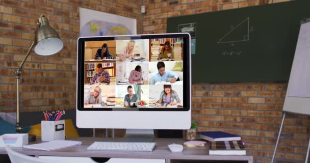 Grupo Estudiantes Pantalla Computadora Durante Videollamada Educación Línea Permaneciendo Casa — Vídeo de stock