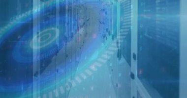 Arka plandaki bilgisayar sunucularında tarama ve veri işleme alanlarının animasyonu. Dijital arayüz küresel bağlantı ve dijital olarak oluşturulan iletişim konsepti.