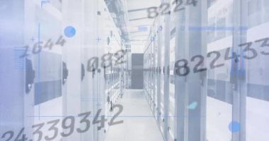 Boş sunucu odasına karşı çoklu değişen sayıların dijital birleşik videosu. siber güvenlik teknolojisi kavramı