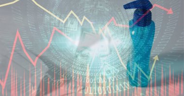 Bir Coronavirus Covid-19 hücresinin dijital illüstrasyonu veri işleme maskesinin üzerinde duruyor, istatistikler arka planda görünüyor. Halk sağlığı salgını Coronavirus Covid 19 salgın konsepti dijital bileşik.