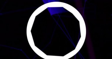 Dikensiz döngü üzerinde açılan ve kapanan çoklu beyaz daire açıklığının animasyonu. renk, tekrarlama ve hareket konsepti dijital olarak oluşturulmuş video.