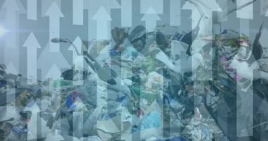 Çöp yığınına atılan okların animasyonu. Dijital arayüz küresel finans ve iş konsepti dijital olarak oluşturulmuş video.