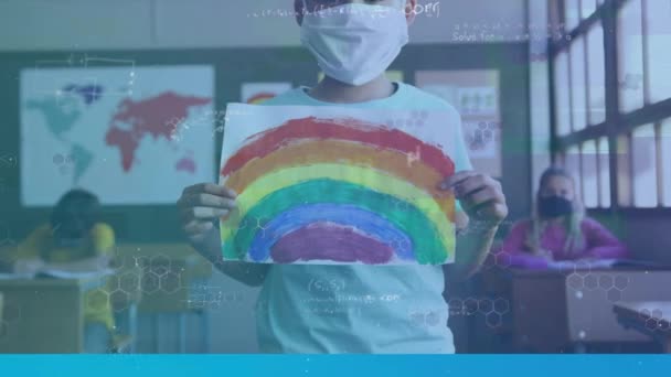 持彩虹画的面罩学童的数学公式动画 全球联盟19大流行病 教育和学习概念数字制作的视频 — 图库视频影像