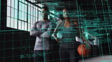 Basketbol topu tutan kadın ve erkeğin istatistik ve grafiklerinin animasyonu. Dijital arayüz küresel spor ve performans konsepti dijital olarak oluşturulmuş video.