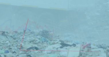 Bir çöp yığını üzerinde finansal veri işleme animasyonu. dijital arayüz küresel finans ve iş konsepti dijital olarak oluşturulmuş video.