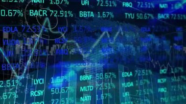Borsa veri işleme videosunun dijital bileşik videosu mavi arka plandaki dünya haritasına karşı. küresel finans ve iş kavramı
