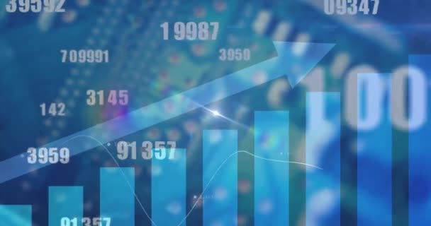 青の背景で統計データ処理の上に浮かぶ複数の変化する数 世界の金融とテクノロジーの概念 — ストック動画