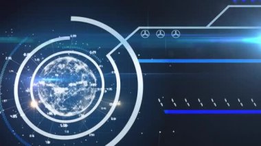 Parlak mavi arka planda dönen ve veri işleme animasyonu. dijital arayüz, bağlantı ve iletişim konsepti dijital olarak oluşturulmuş video.