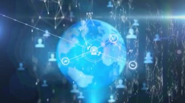 Mavi arkaplanda dönen dünya üzerindeki simgelerle bağlantı ağının animasyonu. dijital arayüz, bağlantı ve iletişim konsepti dijital olarak oluşturulmuş video.