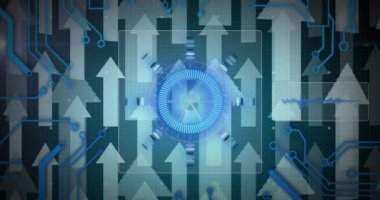 Kapsam taraması animasyonu, devre kartı elementleri mavi arka planda beyaz oklar. dijital arayüz, küresel bağlantı ve dijital olarak oluşturulan iletişim konsepti.