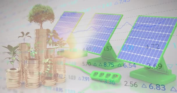 股票市场的数据处理是通过工厂堆积起来的金币来对抗太阳能电池板的 全球金融和可再生能源概念 — 图库视频影像