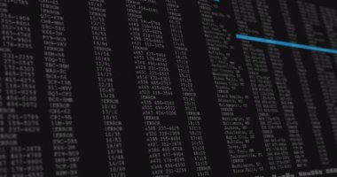 Siyah ve mavi bilgisayar ekranında veri işleme animasyonu. küresel teknoloji, programlama ve hesaplama konsepti dijital olarak oluşturulmuş video.