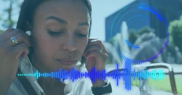 Animação Digitalização Escopo Equalizador Gráfico Música Sobre Mulher Usando Fones — Vídeo de Stock