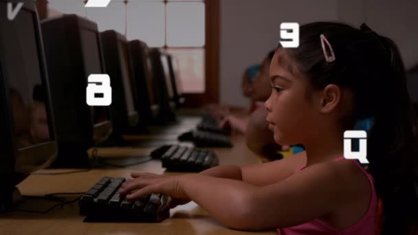Múltiples Números Cambiantes Alfabetos Flotando Contra Chica Escuela Usando Computadora — Vídeo de stock