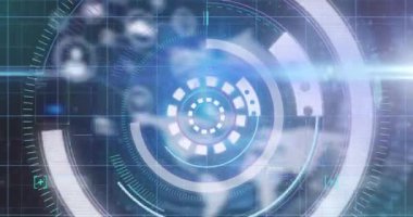 Yuvarlak tarayıcı ve mavi arkaplandaki veri işlemesine karşı ışık noktası. bilgisayar arayüzü ve teknoloji kavramı