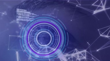 Veri işleme ve yuvarlak tarayıcıya karşı kadın gözünün kapatılması ile bağlantılı bir ağ. siber güvenlik ve teknoloji kavramı