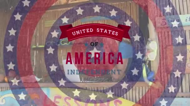 Animation Amerikanska Flaggcirklar Usa Oberoende Text Man Strandbaren Usa Patriotism — Stockvideo