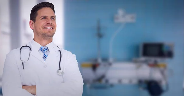 Retrato Médico Caucasiano Sexo Masculino Usando Jaleco Sorrindo Hospital Conceito — Fotografia de Stock