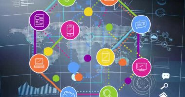 Arka plandaki dünya haritasında dijital simgelerle bağlantı ağının animasyonu. küresel teknoloji, dijital arayüz, bağlantı ve ağ konsepti dijital olarak oluşturulmuş video.