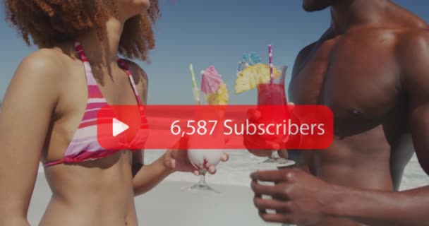 Animation Speech Bubble Subscribers Numbers Couple Having Drinks Beach Digital — Stok video