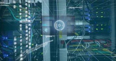 Bilgisayar sunucusu üzerinden tarama ve veri işleme animasyonu. dijital arayüz, küresel teknoloji, bağlantı ve iletişim konsepti dijital olarak oluşturulmuş video.