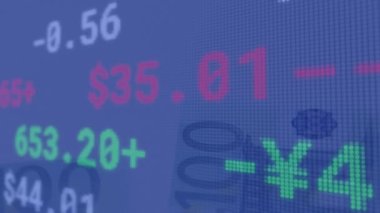 Avro para birimi faturaları üzerinden finansal veri işleme animasyonu. küresel işletme ve finansman kavramı dijital olarak oluşturulmuş video.