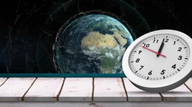 Mavi arkaplandaki bağlantı ağıyla birlikte dönen saatin ve dünyanın animasyonu. küresel ağ, zaman ve çevre kavramı dijital olarak oluşturulmuş video.