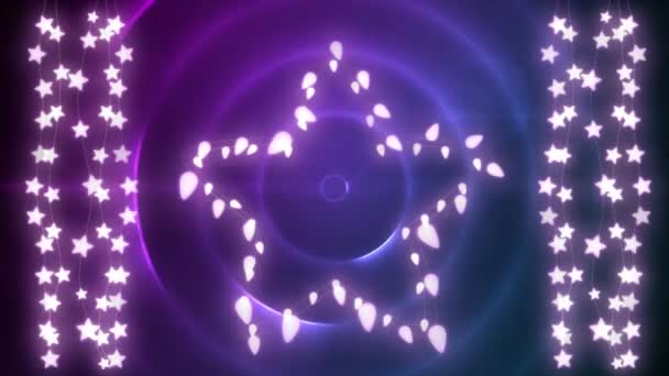 脈動する紫色の円の上にコピースペースを持つ文字列と星のフレームを形成する妖精の光のアニメーション クリスマスのお祭りとお祝いのコンセプトデジタル生成されたビデオ — ストック動画