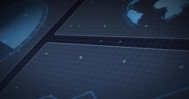 Veri işleme animasyonu, dünya haritası ve şebeke üzerindeki ekranlarda tarama. dijital arayüz, küresel veri işleme ve teknoloji konsepti dijital olarak oluşturulmuş video.