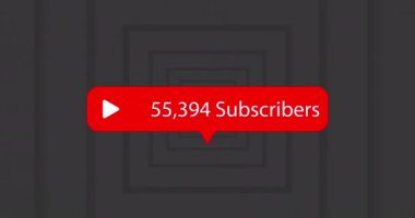 Gri arkaplandaki eş merkezli karelere karşı aboneleri artıran bir simge çal. Sosyal medya ağı kavramı