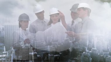 Şehir manzarası üzerinde birlikte çalışan bir grup mimarın animasyonu. küresel mimari, finans, iş ve dijital arayüz kavramı dijital olarak oluşturulmuş video.