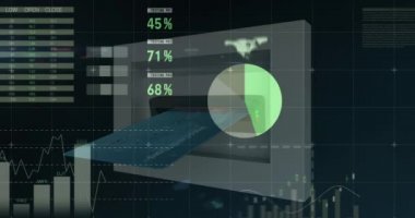 Kredi kartı üzerinden finansal veri işleme animasyonunun ATM yuvasına eklenmesi. küresel finansman, iş ve temassız ödeme kavramı dijital olarak oluşturulmuş video.