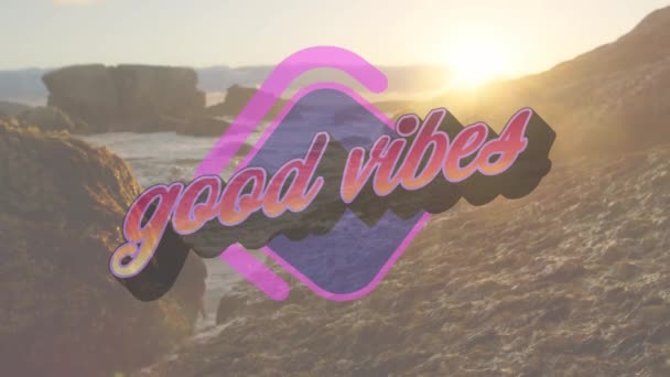Animația Cuvintelor Vibrații Bune Litere Portocalii Violet Peste Coasta Stâncoasă — Videoclip de stoc