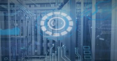 Bilgisayar sunucuları üzerindeki taramaların animasyonu. küresel bağlantılar, veri işleme ve dijital arayüz konsepti dijital olarak oluşturulmuş video.