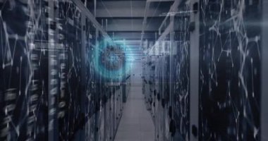 Bilgisayar sunucuları üzerindeki taramaların animasyonu. küresel bağlantılar, veri işleme ve dijital arayüz konsepti dijital olarak oluşturulmuş video.